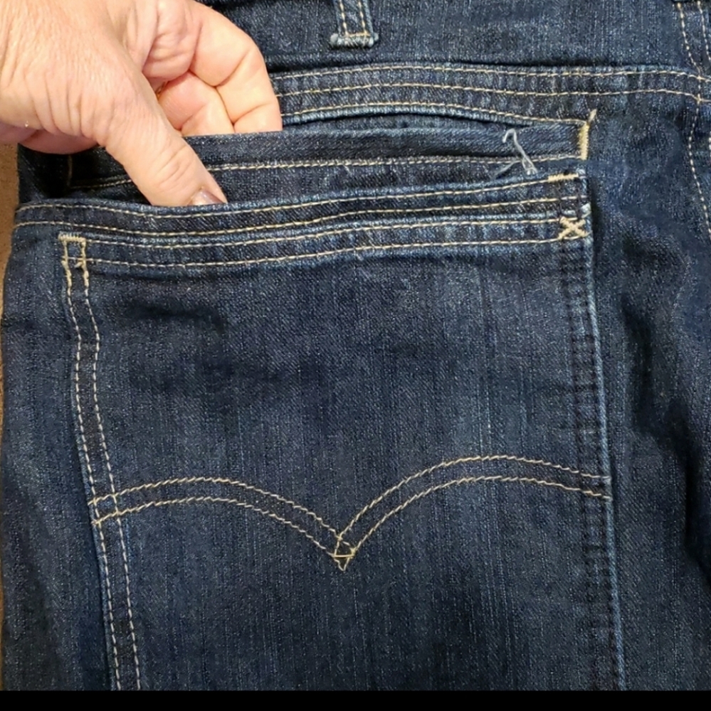 Levi's - Picture 6 of 8